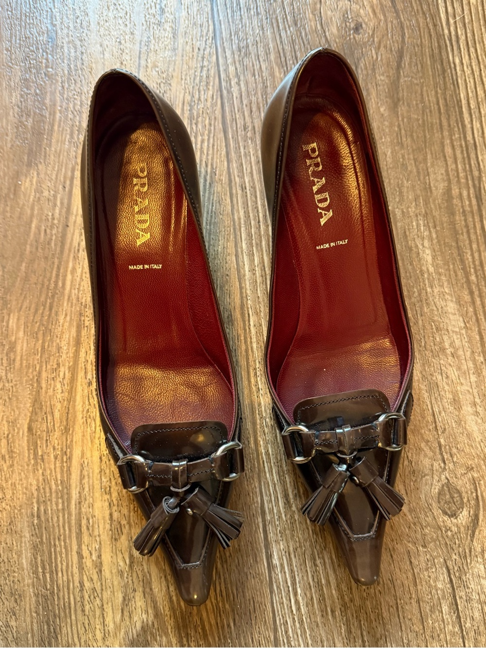 Prada Brown Patent Leather Tassel Kitten Heels 1.5”H Size 35 Made in Italy
